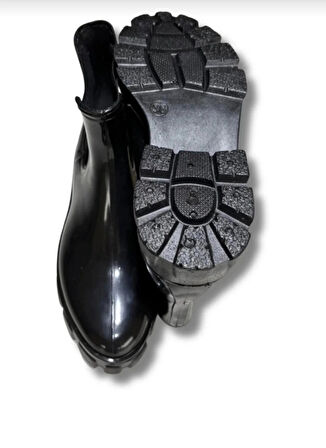 Kaymaz Lastikli Kadın Bot