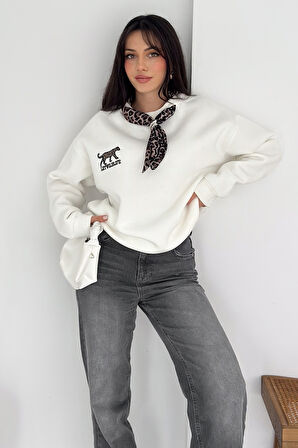 Kadın Nakış Detaylı Sweatshirt – Grafik & Şehirli Stil