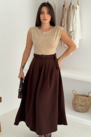 Kadın Pileli Kemerli Maxi Vatkalı Premium Elbise – Zarif & Duru Stil