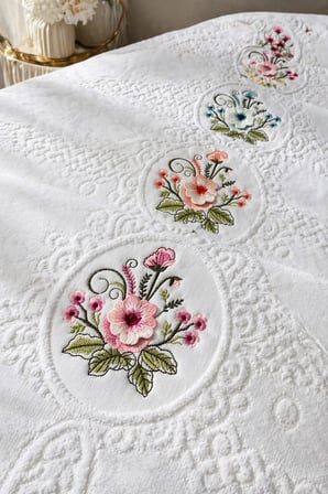 Yoncagül 50x90 cm El Havlusu | 6 Adet | Kadife Dokulu, Jakarlı & 3D Nakışlı, Şık ve Kullanışlı