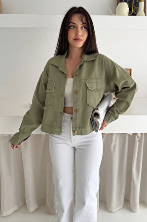 Kadın Yırtık Detaylı Crop Ceket – Dinamik & Sokak Stili