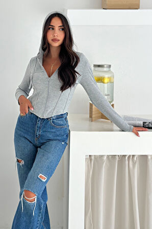 Kadın Fermuarlı Body – Minimal & Şehirli Stil