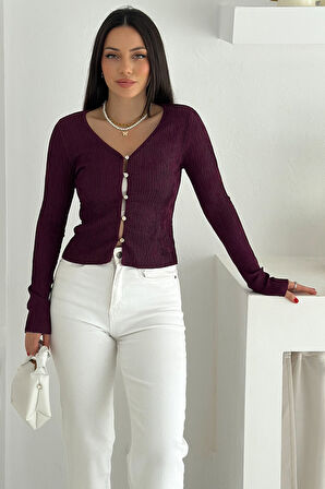 Kadın Düğme Detaylı Fit Triko Bluz – Zarif & Modern Stil