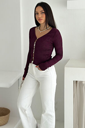 Kadın Düğme Detaylı Fit Triko Bluz – Zarif & Modern Stil