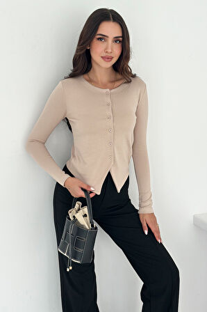 Kadın Sivri Etek Uçlu Düğmeli Bluz – Modern & Şehirli Stil