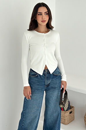 Kadın Sivri Etek Uçlu Düğmeli Bluz – Modern & Şehirli Stil