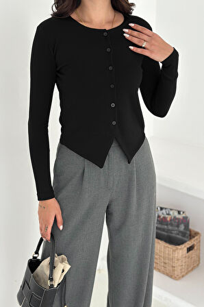 Kadın Sivri Etek Uçlu Düğmeli Bluz – Modern & Şehirli Stil