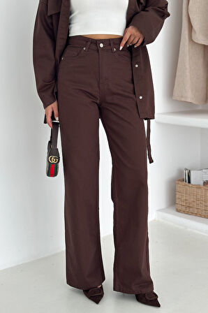 Kadın Ceket Pantolon Kuşak Detaylı Takım – Şehirli & Sofistike Stil