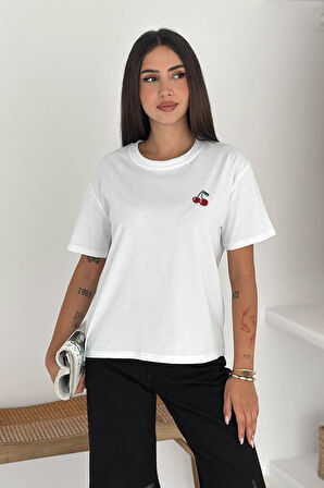 Kadın Kiraz Nakışlı Basic Tişört – Sade & Eğlenceli Stil