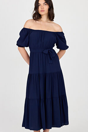 Omzu ve Beli Lastikli Kat Detaylı Midi Boy Elbise