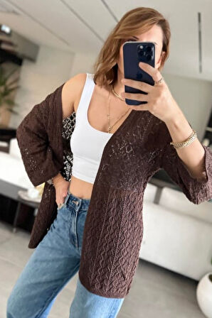 Kadın Beyaz Örgü Hırka – Püskül ve Elmas Desen Detaylı