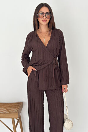 Kadın Kahverengi Bağlamalı Takım – Sofistike & Yapılandırılmış Stil