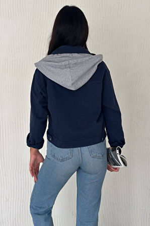 Kadın Kapüşonlu Düğmeli Gabardin Ceket – Sportif & Şehirli Stil