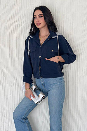 Kadın Kapüşonlu Düğmeli Gabardin Ceket – Sportif & Şehirli Stil