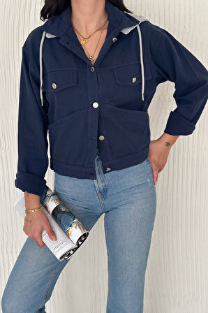 Kadın Kapüşonlu Düğmeli Gabardin Ceket – Sportif & Şehirli Stil