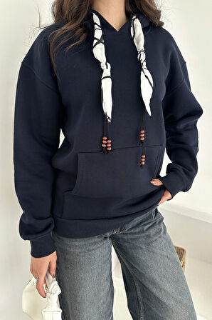 Kadın Fular Detaylı Kapüşonlu Sweatshirt – Casual Charm
