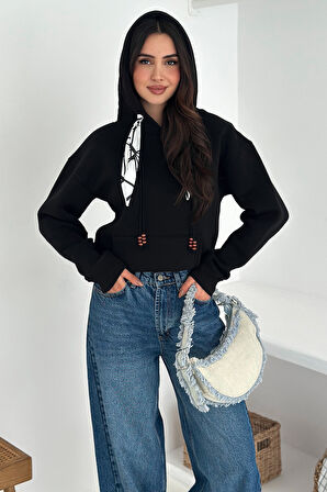 Kadın Fular Detaylı Kapüşonlu Sweatshirt – Casual Charm