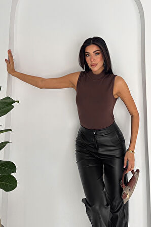 Kadın Kolsuz Boğazlı Basic Body – Sleek Core