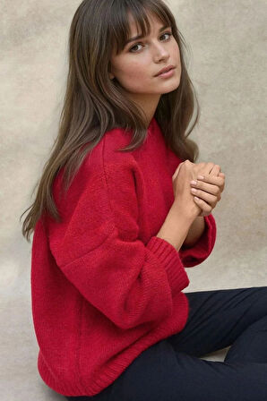 Kadın Oversize Triko Kazak – Rahat & Şehirli Stil