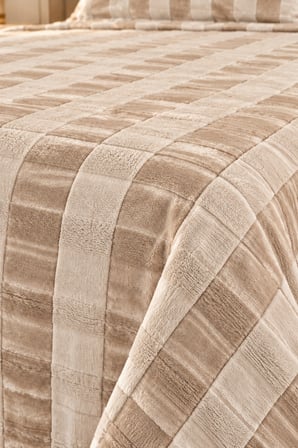 Bella Home Henna Çift Kişilik Yatak Örtüsü | 240x260 cm | Peluş Dokulu, Yumuşak, Zarif ve Modern Tasarım