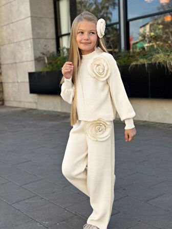 Gül Detaylı Kız Çocuk Triko Takım - 3 PARÇA – Üst + Pantolon + Saç Aksesuarı - 3/12 Yaş - 31581