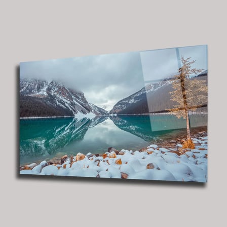 Karlı Dağlar ve Turkuaz Göl Cam Tablo – Kış Manzaralı Yatay Duvar Dekoru 35x50 cm