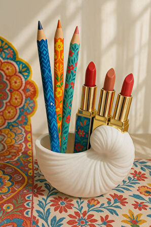 Salyangoz Dekorlu El Yapımı Dekoratif Saksı – Şık Tasarım (13 x 8 cm)