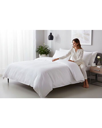 Nivora Çizgili Pamuk Saten Nevresim Takımı | Çift Kişilik Premium | 83 Tel Otel Serisi | King Size 220x230