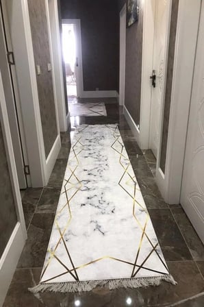Yolluk Halı – Kaymaz Tabanlı, Yıkanabilir, Yumuşak Dokulu, Şık ve Dayanıklı Tasarım (platin