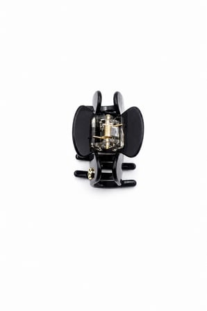 Metal Amblemli Kesik Detaylı Kemik Mandal Toka - Siyah