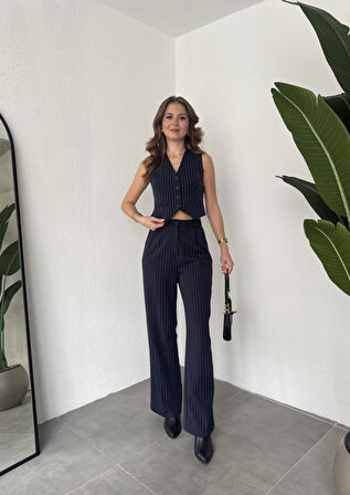 Lacivert Çizgili Pileli Tam Kalıp Bel Oturtmalı Geniş Paça Palazzo Pantolon