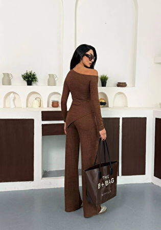 Kahverengi Kayık Yaka Asimetrit Kesim Bluz İspanyol Paça Pantolon İkili Takım