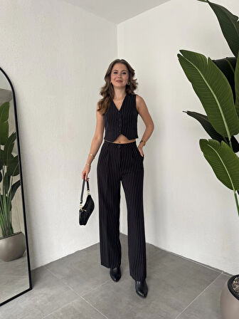 Siyah Çizgili Kolsuz Düğmeli Astarlı Yelek