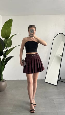 Kadın Bordo Taşlı Pırıltılı Astarlı Şortlu Kemerli Pileli Yazlık Mini Etek