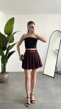 Kadın Bordo Taşlı Pırıltılı Astarlı Şortlu Kemerli Pileli Yazlık Mini Etek