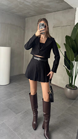 Siyah Çizgili Tek Düğmeli Astarlı Crop Ceket