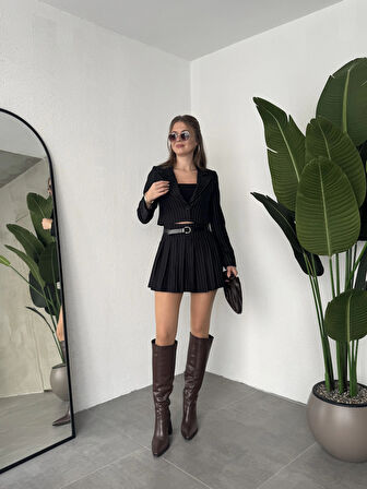 Siyah Çizgili Tek Düğmeli Astarlı Crop Ceket