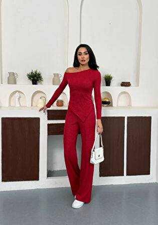 Kırmızı Kayık Yaka Asimetrit Kesim Bluz İspanyol Paça Pantolon İkili Takım