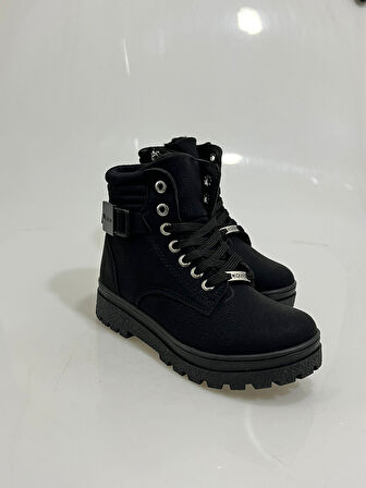 2159 Wickers Siyah Nubuk Kemer Detaylı Çocuk Botu