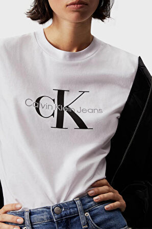 Calvin Klein Jeans Bisiklet Yaka   Rahat  Beyaz Kadın T-Shirt J20J219142YAF