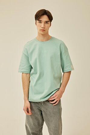DeFacto Comfort Fit Bisiklet Yaka Baskılı Kısa Kollu Ağır Kumaş Tişört B4220AX24SPGN1093