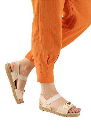 Lastikli Boncuk Detaylı Günlük Kadın Sandalet BEJ