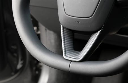 Tesla MODEL Y 2025+ (JUNIPER) Direksiyon Alt Kaplama Karbon