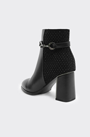 Kalın Topuklu Fermuarlı Taş Aksesuarlı Kadın Bot