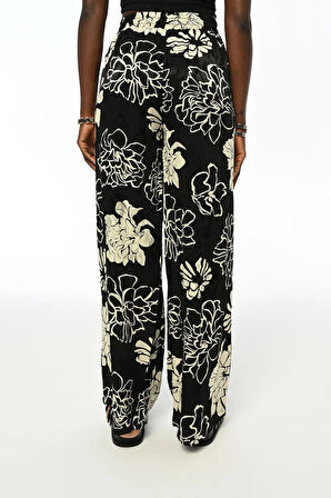 KADIN RAHAT KALIP BELİ LASTİKLİ ÇİÇEK DESENLİ JAKARLI PANTOLON