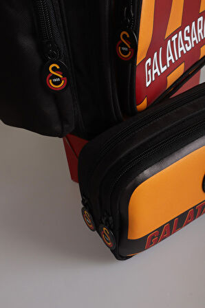 "DEKOMUS CEP DEFTERİ HEDİYELİ" YENİ SEZON LİSANSLI GALATASARAY PARÇALI OKUL ÇANTASI VE KALEM ÇANTASI SETİ