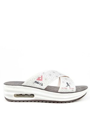 Muya Axis 31013-086 Air Max Anatomik Taban Kadın Terlik Füme 36-40 