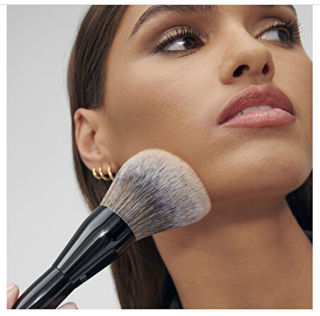 SEPHORA COLLECTION Pro Brush - Bronzlaştırıcı Fırçası #80