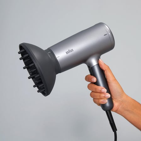 Braun BRHD435E Hd4.3 Iontec Difüzörlü Saç Kurutma Makinesi, 3 Başlıklı, 2200W