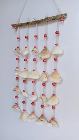 Kırmızı Boncuklu Deniz Kabuğu Figürlü Rüzgar Gülü